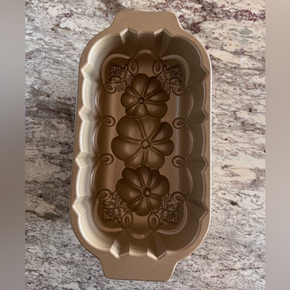 Nordic Ware Elegant Pumpkin Loaf Baking Pan - Picture 3 of 4